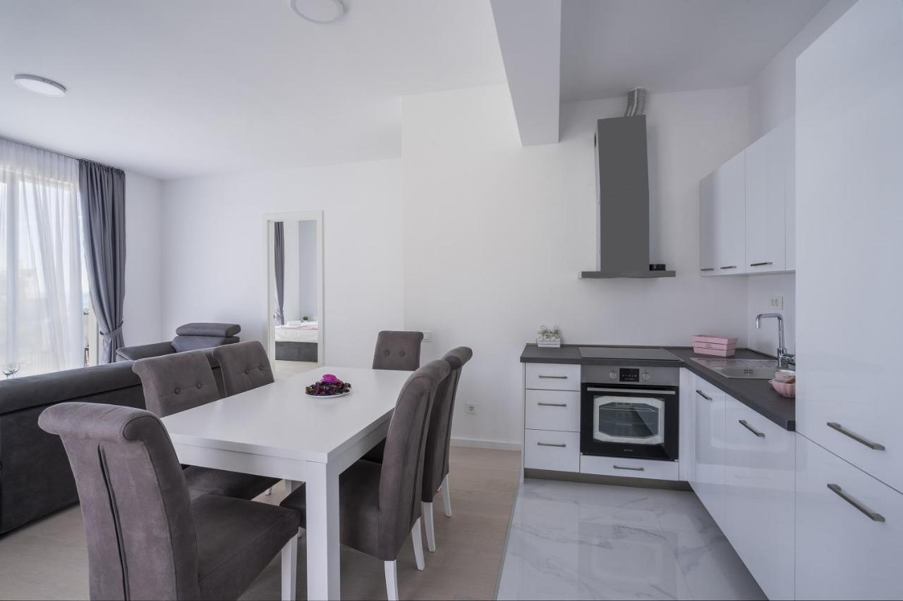 Montesun Apartments Becici Boreti Buitenkant foto
