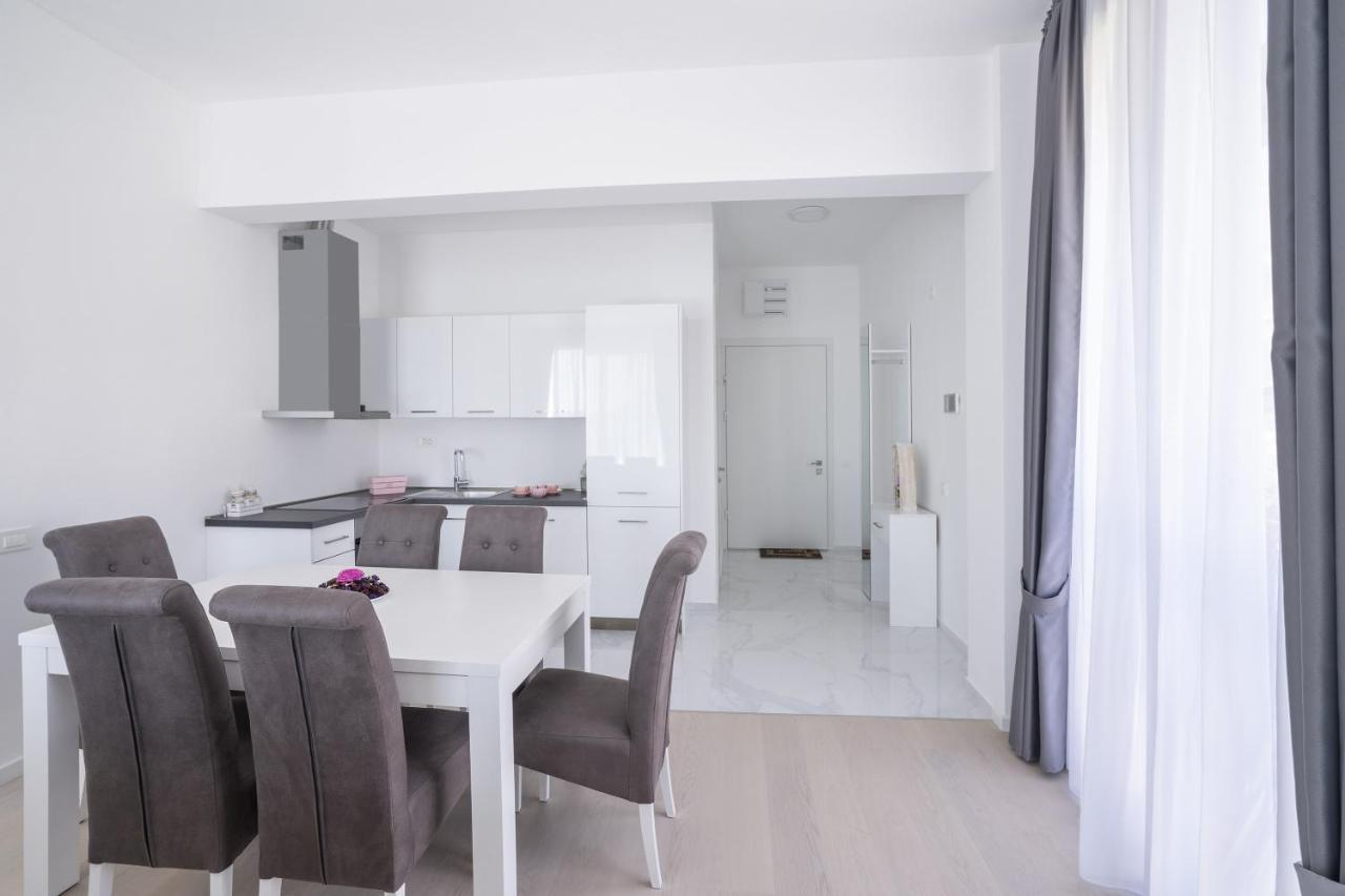 Montesun Apartments Becici Boreti Buitenkant foto