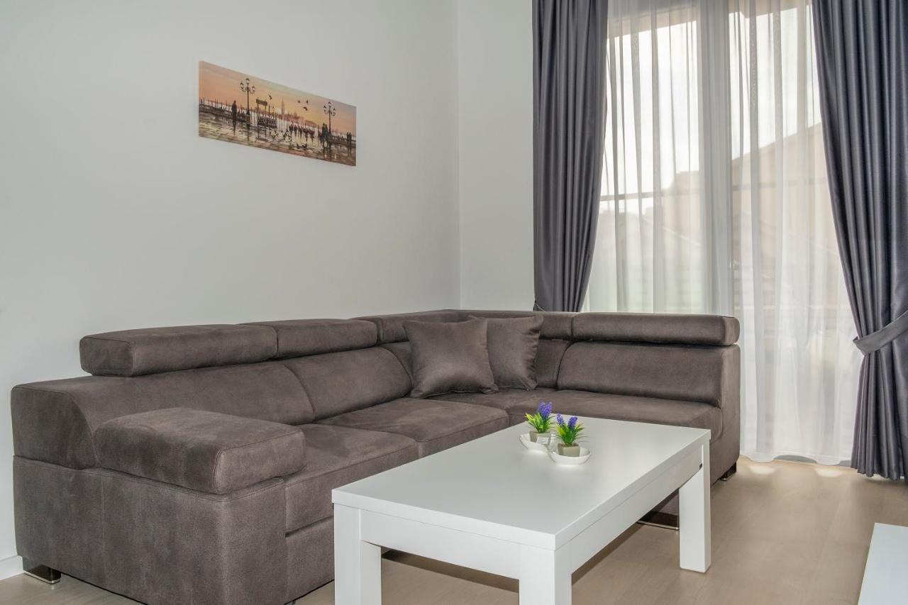 Montesun Apartments Becici Boreti Buitenkant foto
