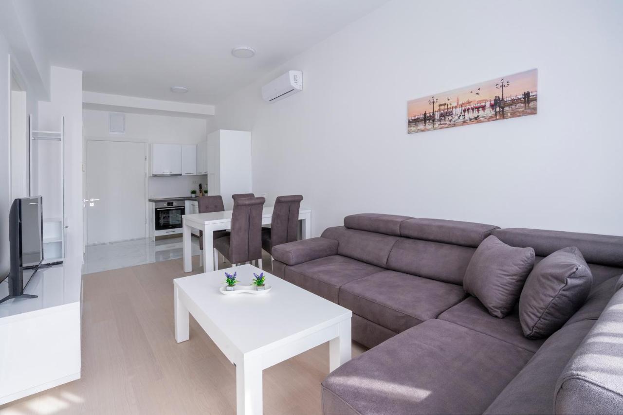 Montesun Apartments Becici Boreti Buitenkant foto